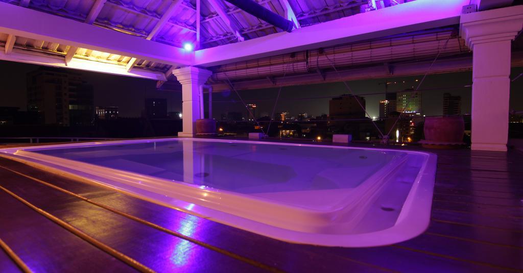 Cyclo Hotel-Bar-Restaurant Phnom Penh Ngoại thất bức ảnh