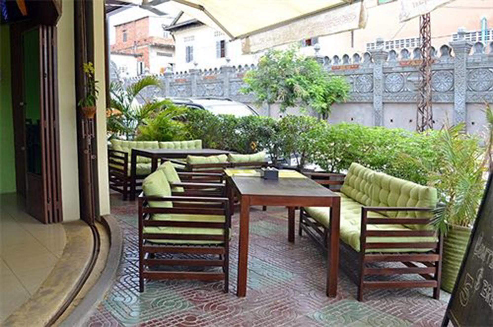 Cyclo Hotel-Bar-Restaurant Phnom Penh Ngoại thất bức ảnh