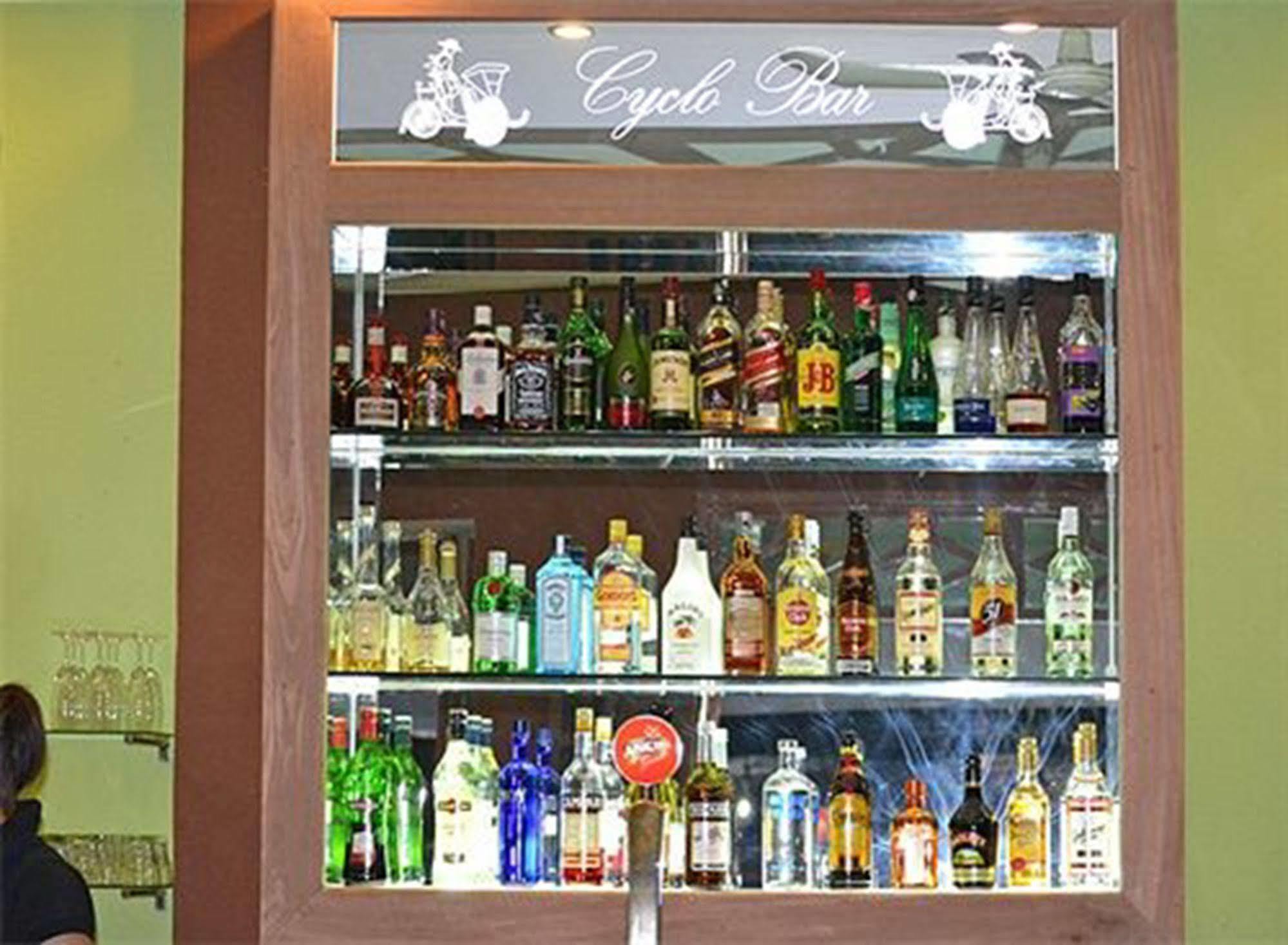 Cyclo Hotel-Bar-Restaurant Phnom Penh Ngoại thất bức ảnh
