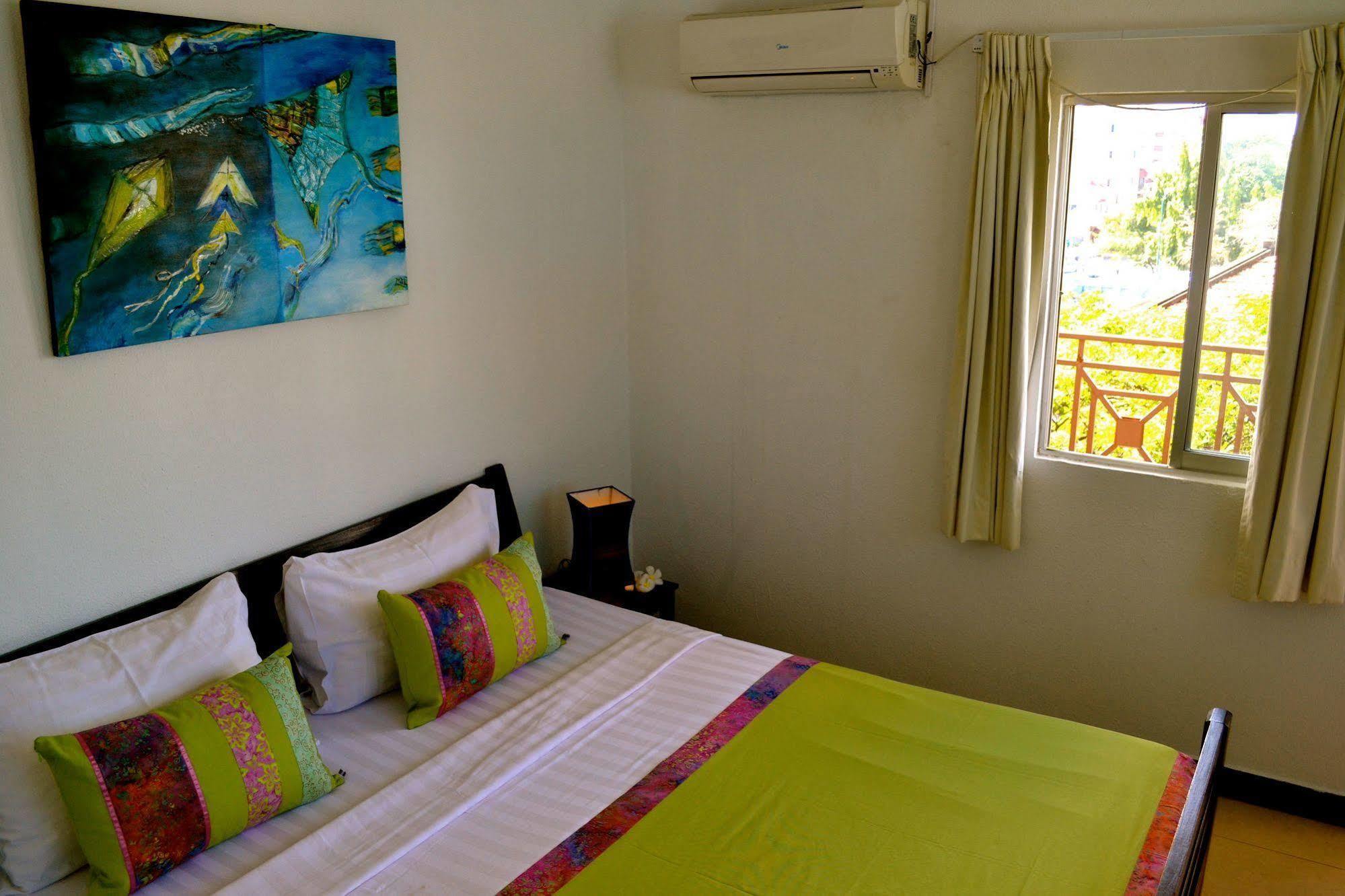 Cyclo Hotel-Bar-Restaurant Phnom Penh Ngoại thất bức ảnh