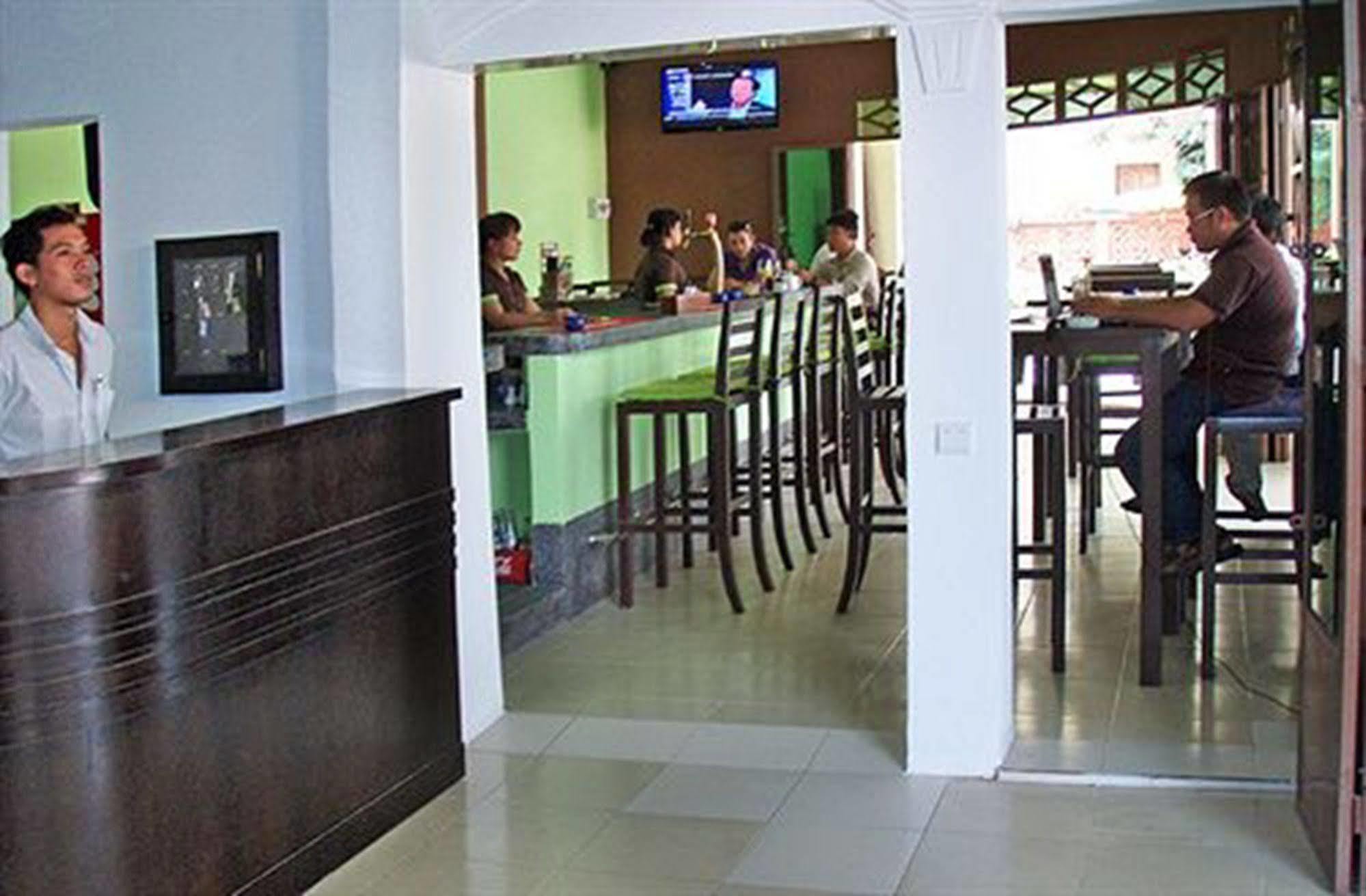 Cyclo Hotel-Bar-Restaurant Phnom Penh Ngoại thất bức ảnh