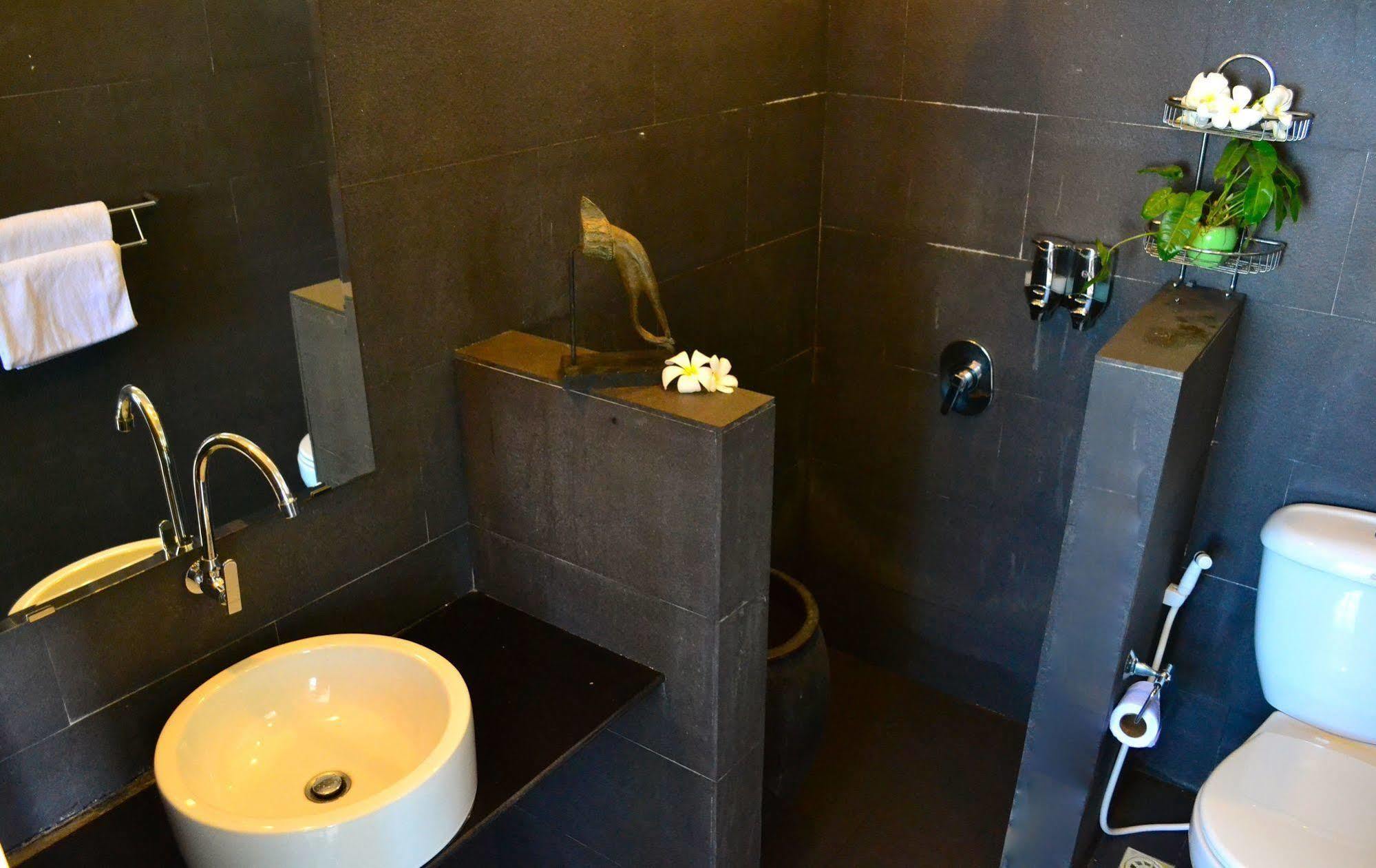 Cyclo Hotel-Bar-Restaurant Phnom Penh Ngoại thất bức ảnh